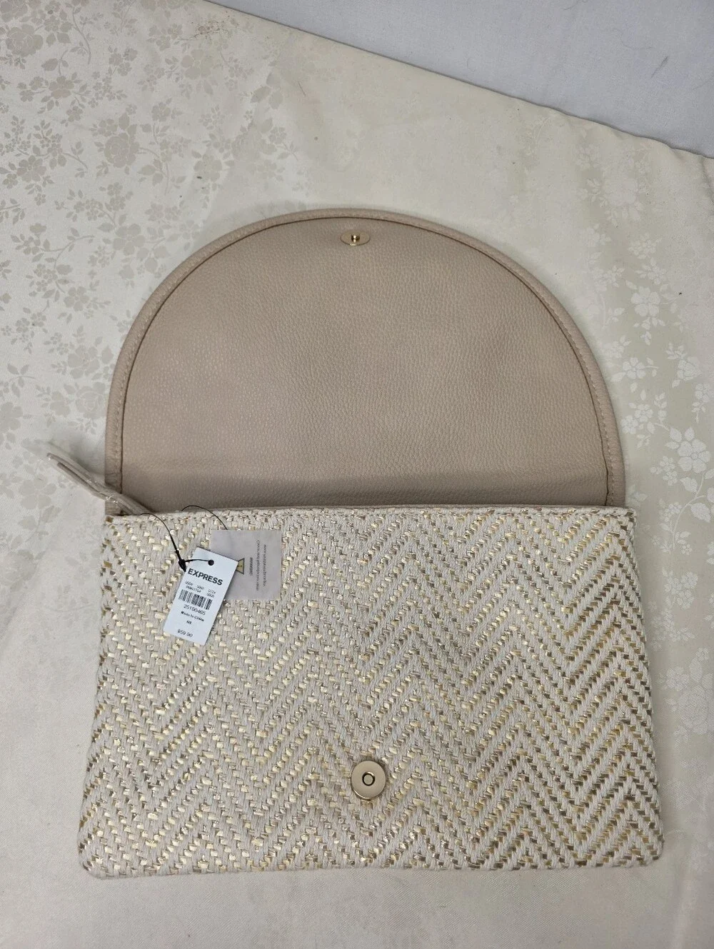 NWT Shiraleah x Express Gold Woven Straw Envelope Clutch Bag Beige Chevron